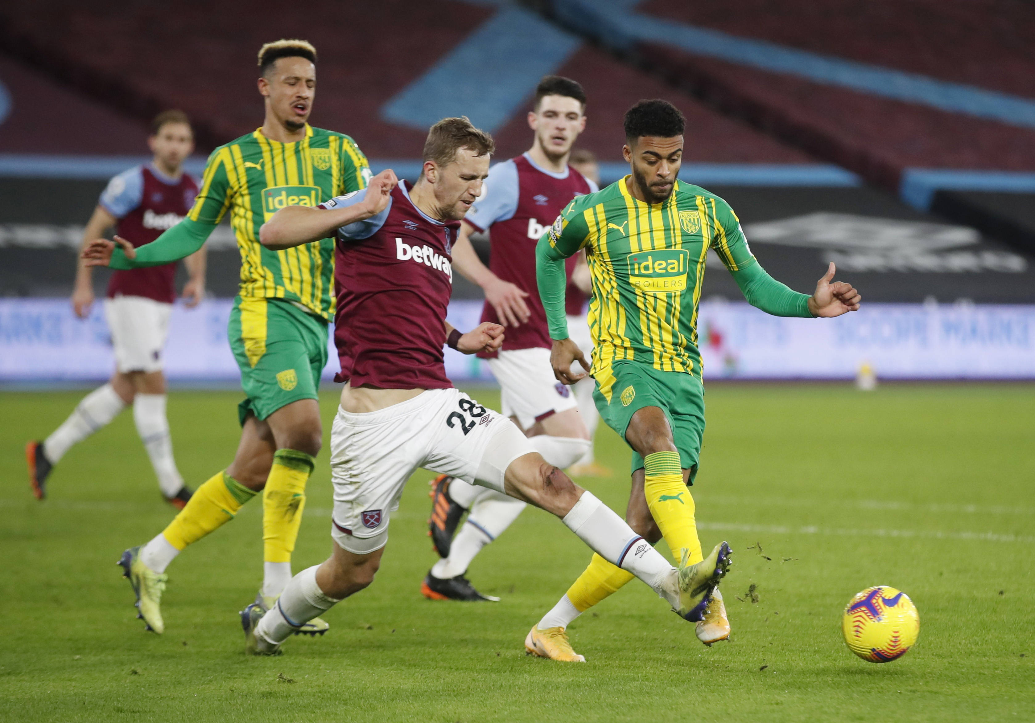 他引援留出 他引援留出